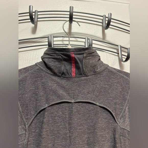 LULULEMON Pace Pusher 1/2 zip pullover top women’s 6 Heather gray pink mock neck - Picture 9 of 16